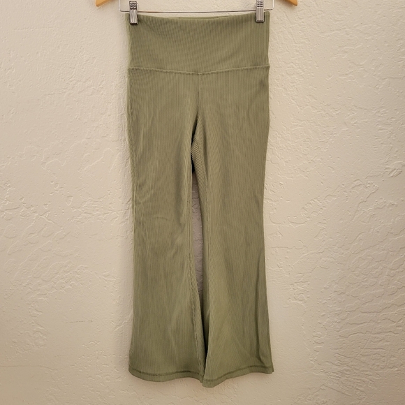 Athleta Elation Rib Crop Flare Small Petite - Picture 1 of 8